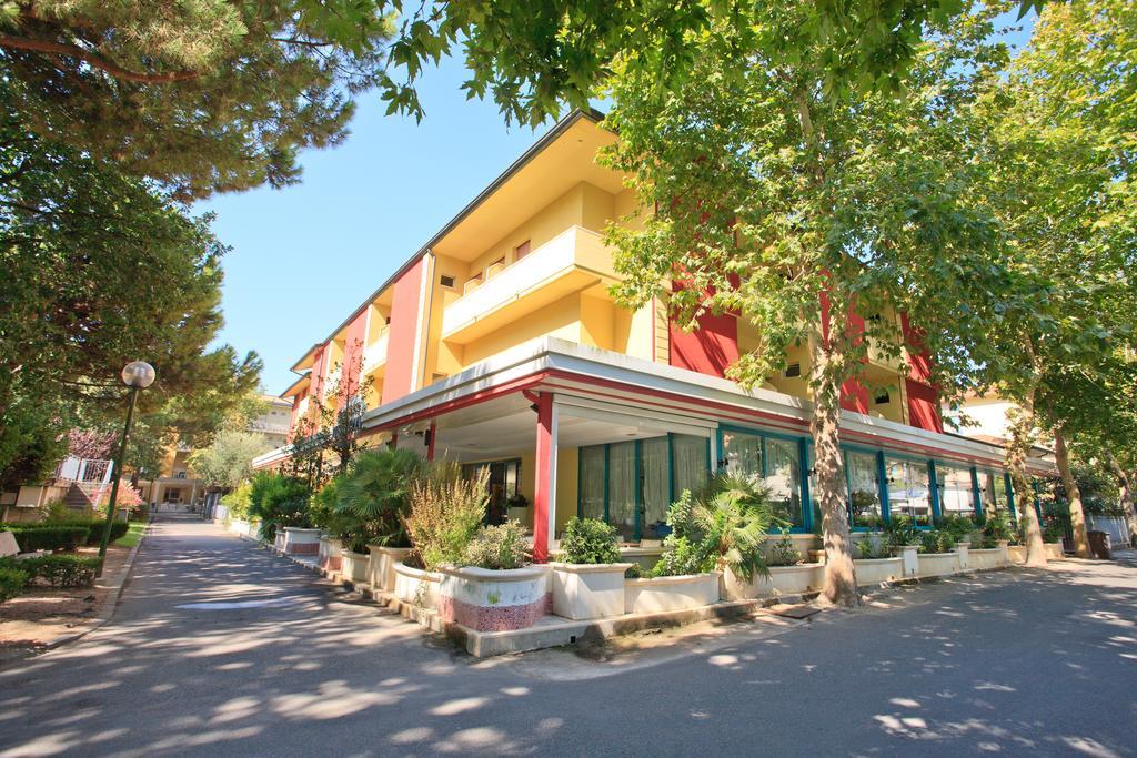 Elisabetta Hotel Cesenatico Exteriör bild