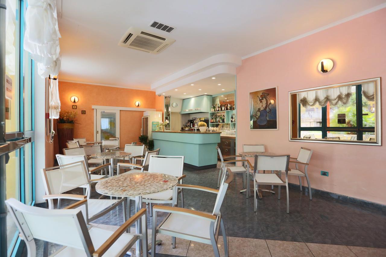 Elisabetta Hotel Cesenatico Exteriör bild